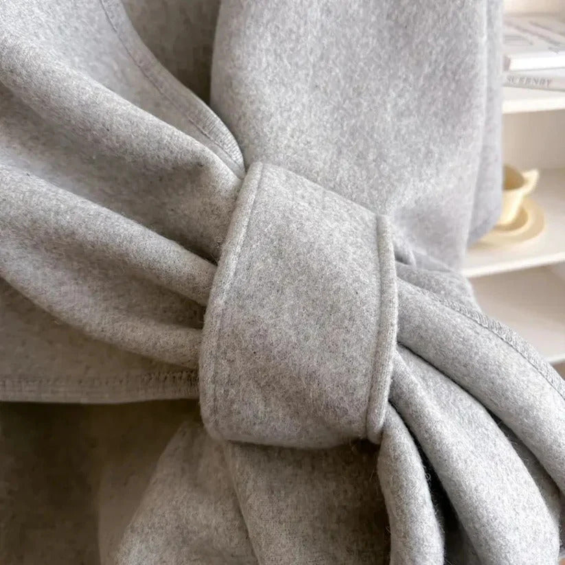 Isabel | Poncho envolvente con presilla frontal