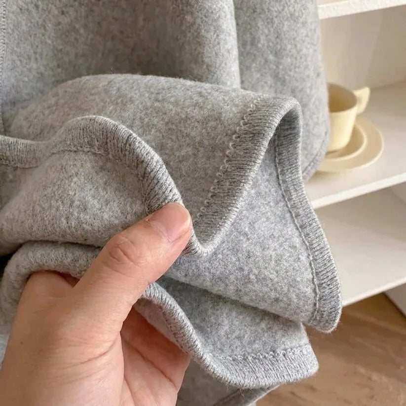 Isabel | Poncho envolvente con presilla frontal