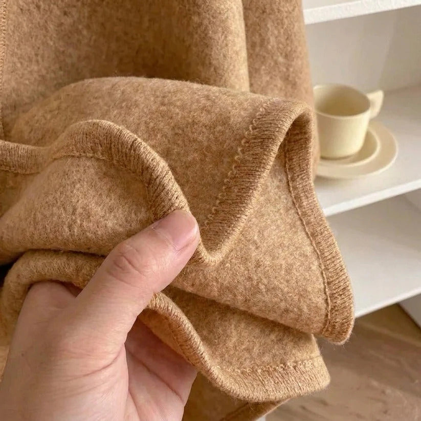 Isabel | Poncho envolvente con presilla frontal