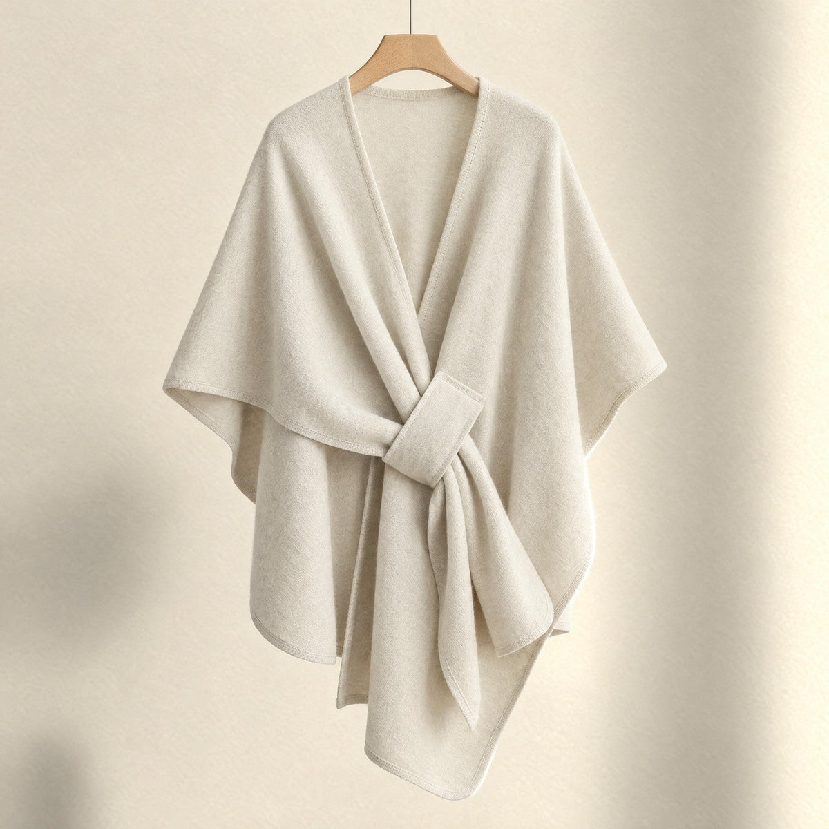 Isabel | Poncho envolvente con presilla frontal